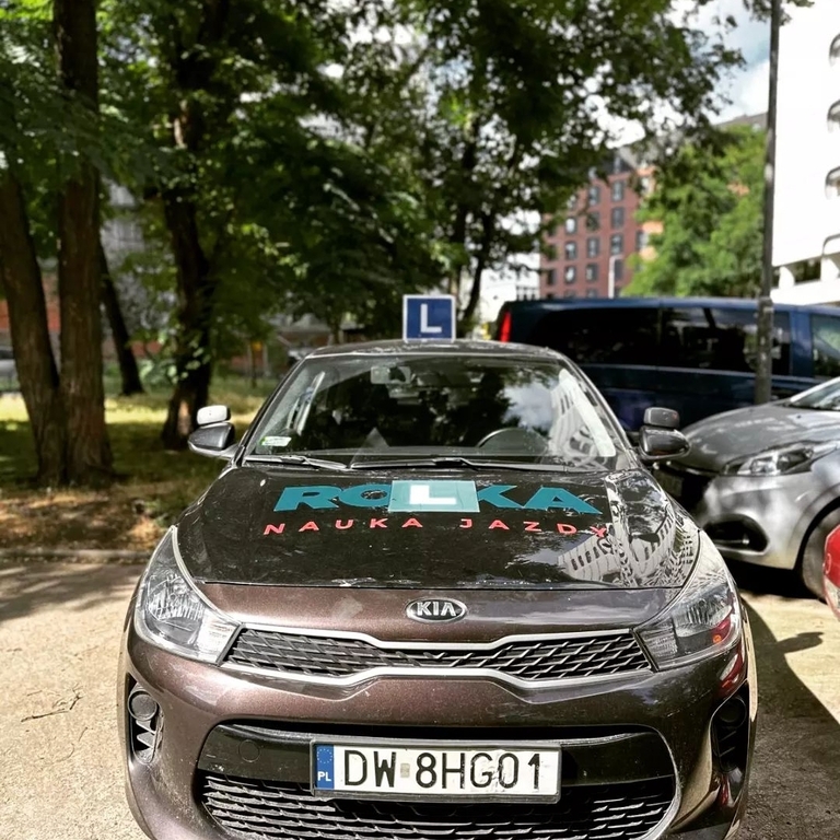 Samochody szkoleniowe: Toyota Yaris (samochód egzaminacyjny) & Kia Rio